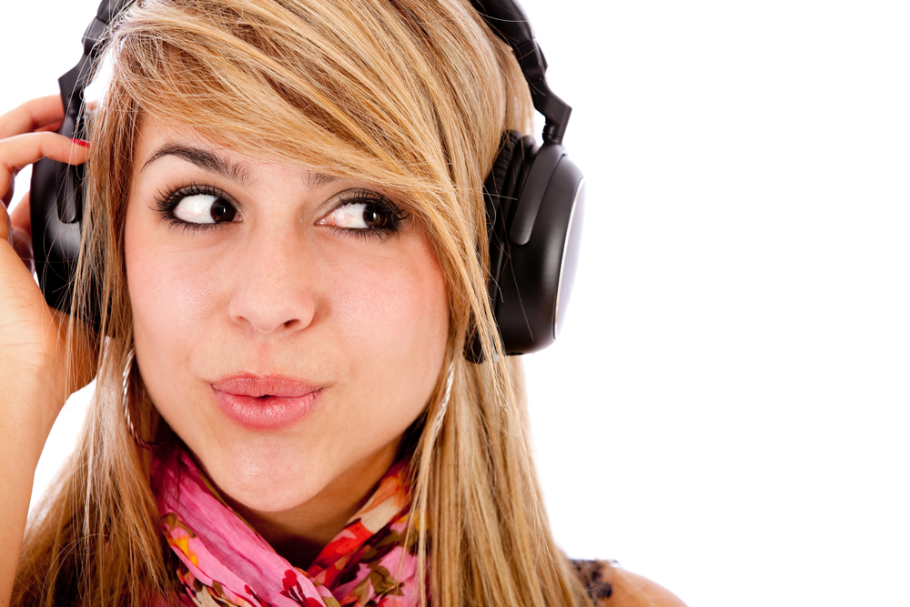 Woman-with-headphones-listening-to-music-